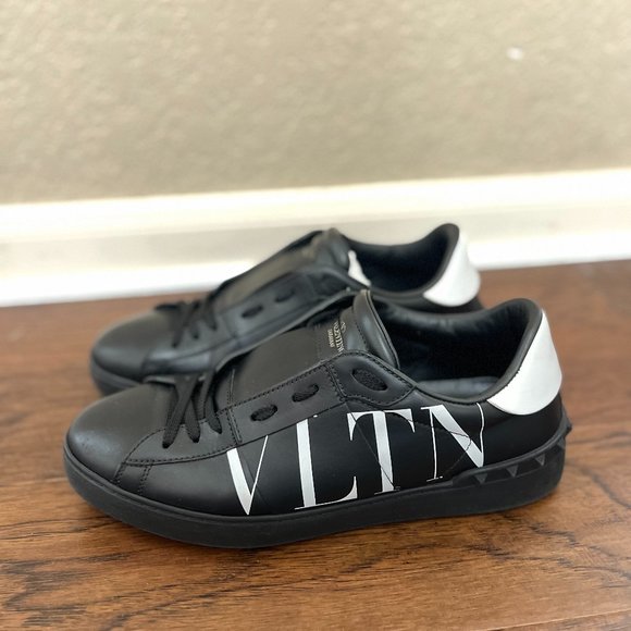 Valentino Garavani Mens Sneakers Black - Picture 6 of 8